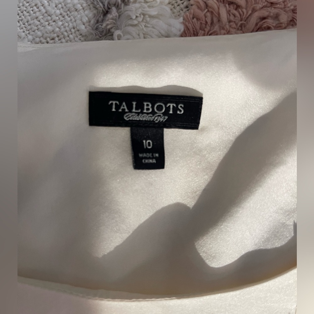 Talbots 100% Silk Ivory Floral Appliqué Shell Top Size 10 - Picture 4 of 6